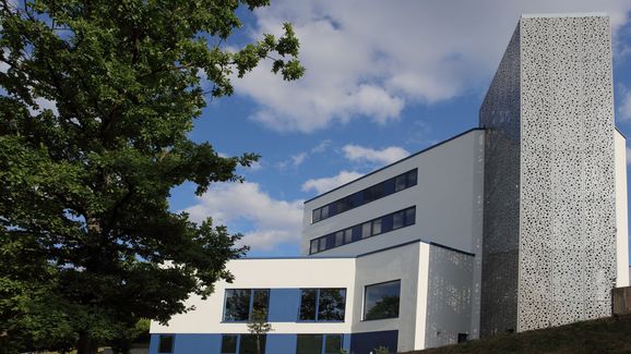 Fresenius_Treppenverkleidung_2K9A2285