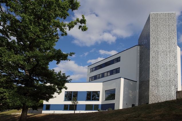 Fresenius_Treppenverkleidung_2K9A2285